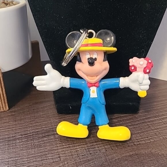 Vintage 1992 Disney Mickey Mouse Keychain Monogram Souvenir Collectible - Picture 1 of 6